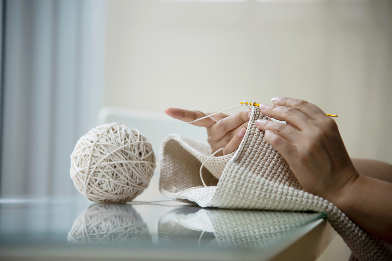 Le crochet thérapeutique : Un loisir créatif anti-stress
